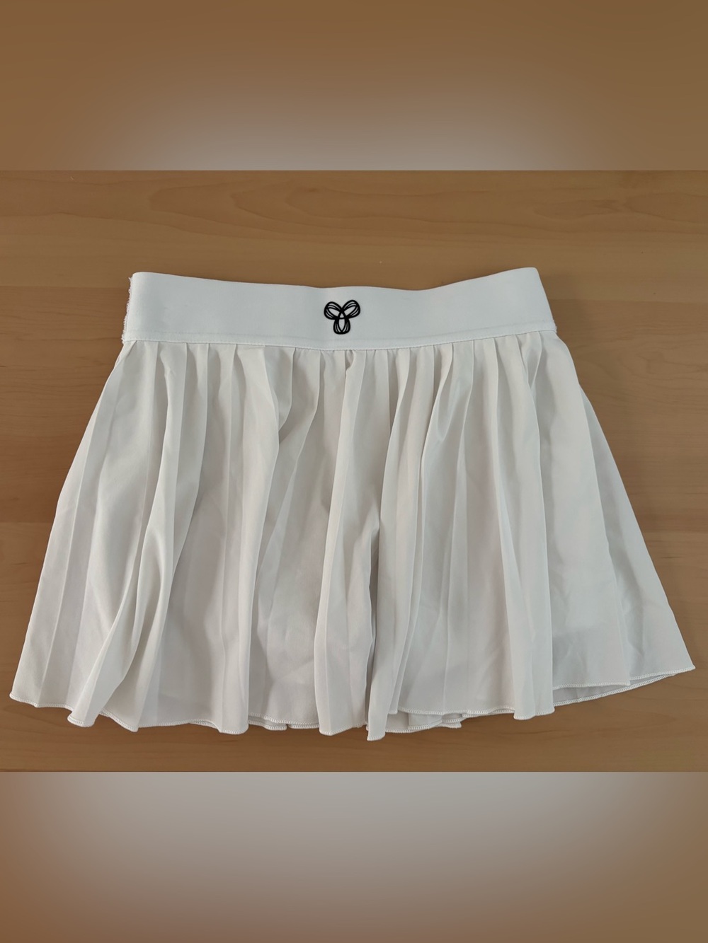Aritzia White Athletic Skirt with built in shorts